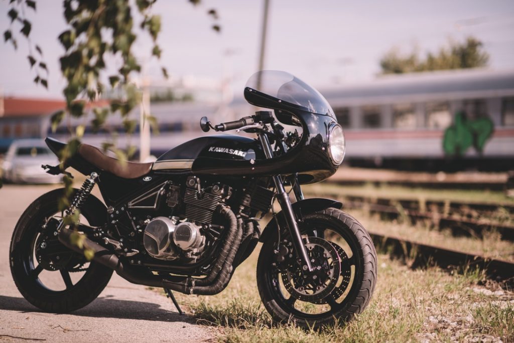 kawasaki zr550 cafe racer